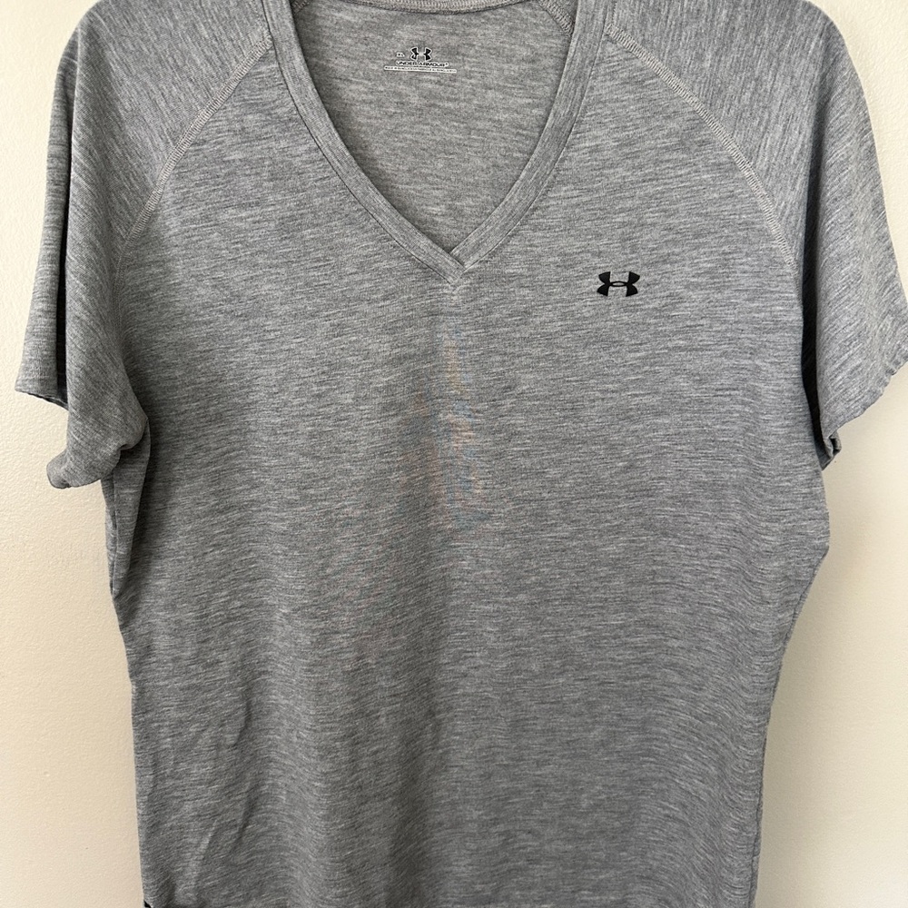 Women’s V Neck Under Armour Heather GrayTee Size XL
